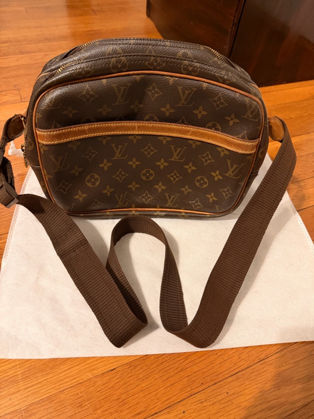 Louis Vuitton vintage  Monogram Canvas Nile crossbody Bag with Tan Trim